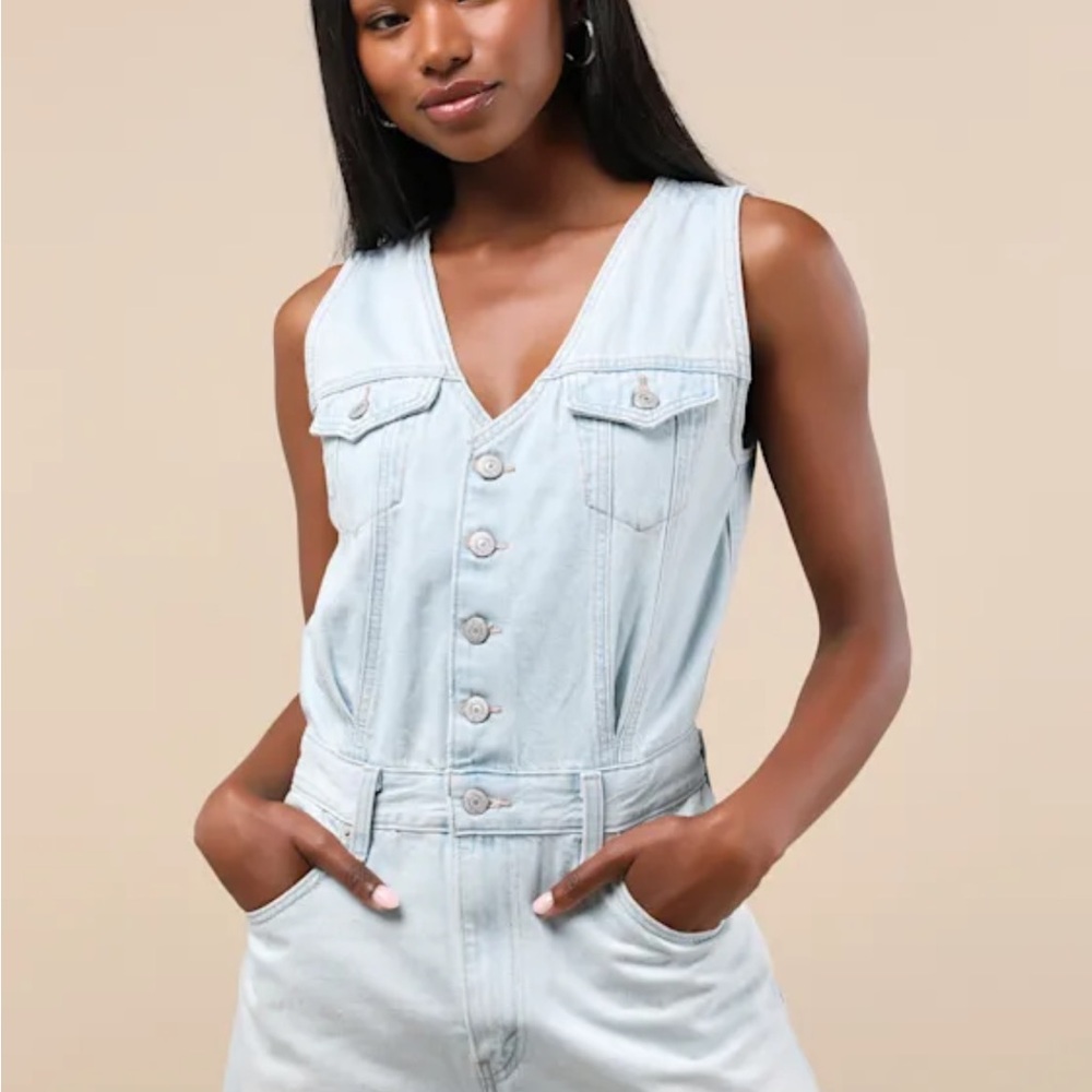 NWT Levi's Light Wash Button-Front Denim Romper